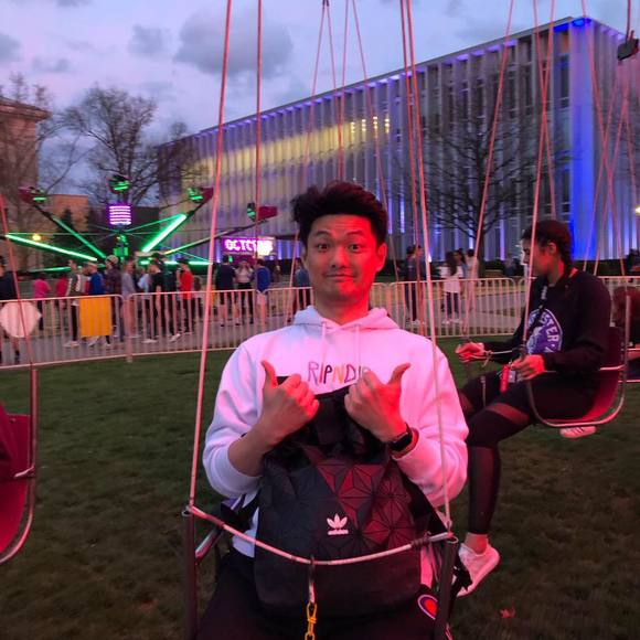 Profile Picture of Jingwei Li (@jeremylijingwei) on Poshmark