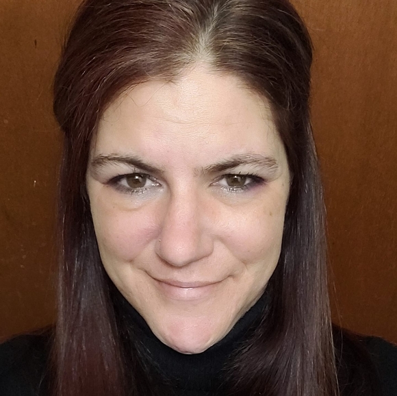 Profile Picture of Tennille Weatherell ruhl (@tennilleruhl) on Poshmark