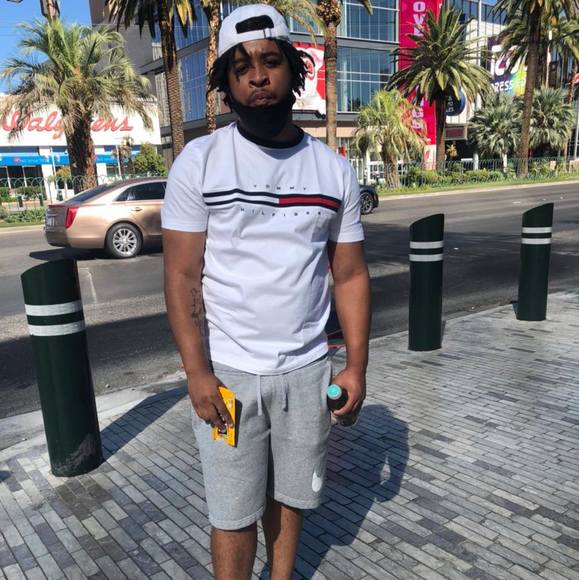 Profile Picture of Kenneth Hunter (@kvngballout11) on Poshmark