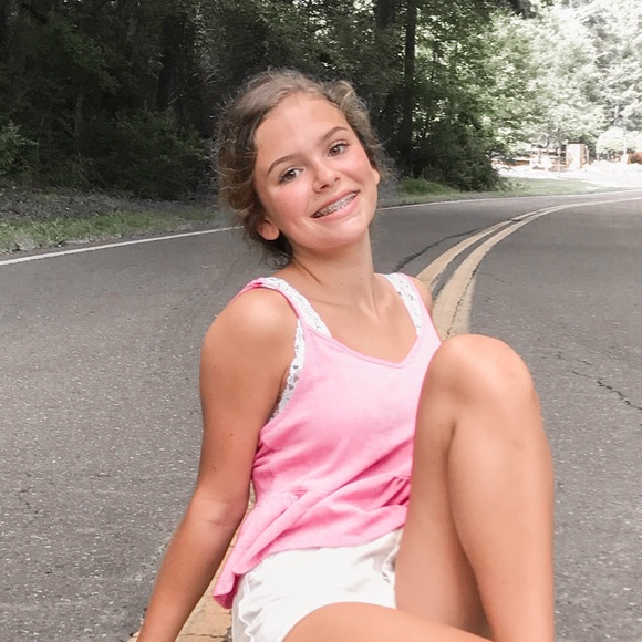 Profile Picture of Paige Rublee (@paigerublee) on Poshmark