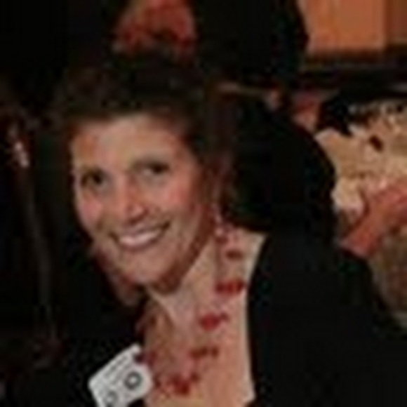 Profile Picture of Carol Zinser (@zinserc) on Poshmark