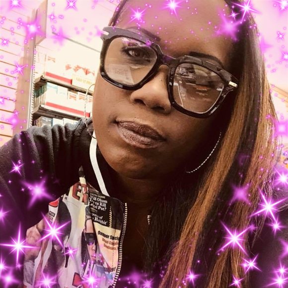 Profile Picture of Tomeshia Sylvie (@mrssylvie) on Poshmark