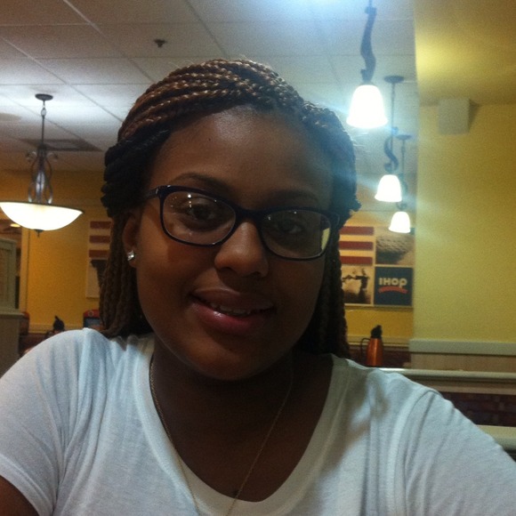 Profile Picture of T Sparks (@maddy_jewels) on Poshmark