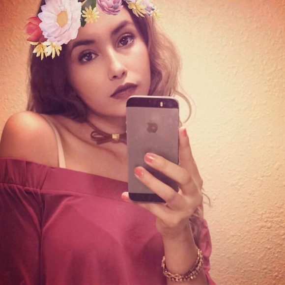 Profile Picture of Victoria Barajas (@victoria9301) on Poshmark