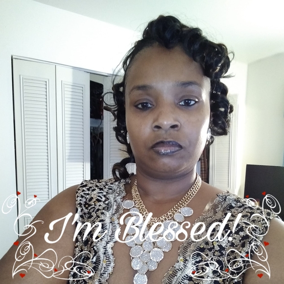 Profile Picture of Lakisha Freeman (@lakisha_freeman) on Poshmark