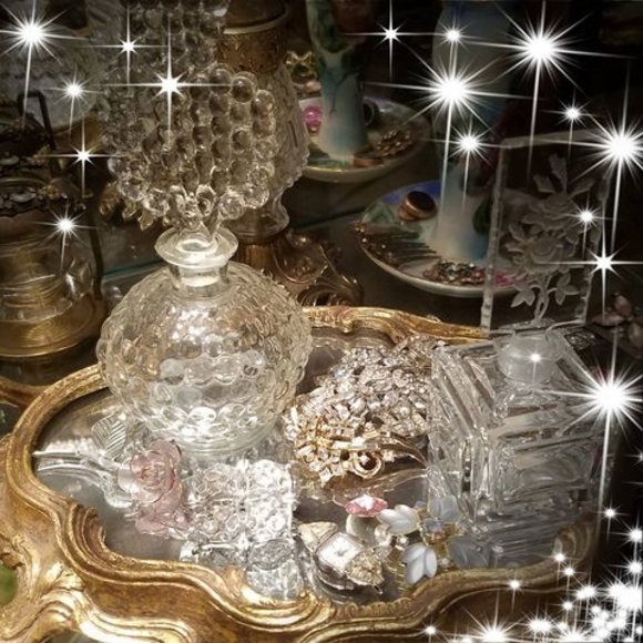 Profile Picture of Cindy -featherston (@yomamalouie) on Poshmark