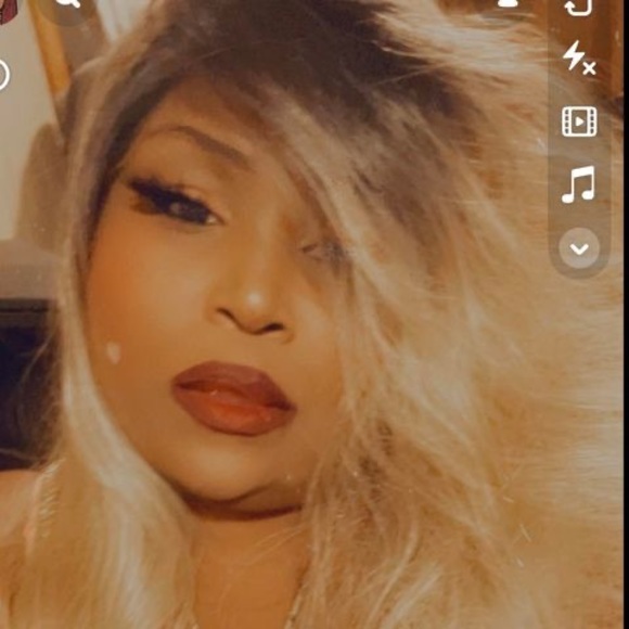 Profile Picture of Sparkle Johnson (@sparkle4278) on Poshmark