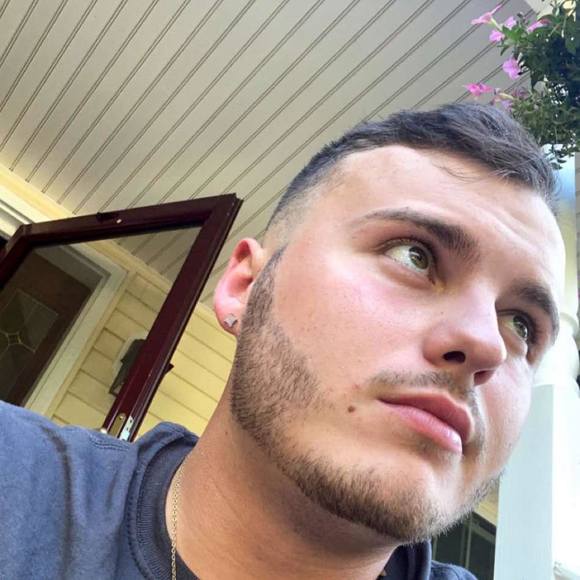 Profile Picture of Erick Laboy (@erick3ldah) on Poshmark