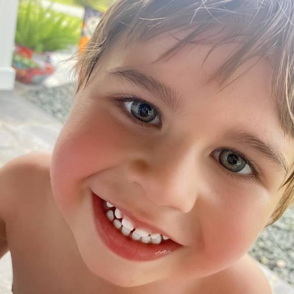 Profile Picture of Liinah Barreto (@liinahb) on Poshmark