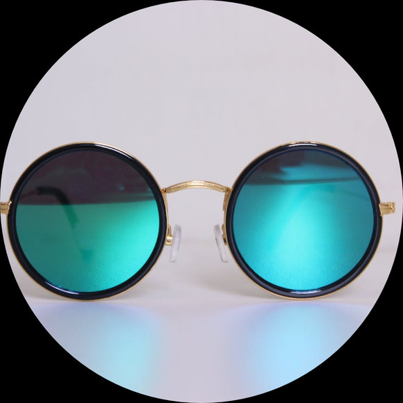 Profile Picture of Natasha Plume (@cosmicplume) on Poshmark