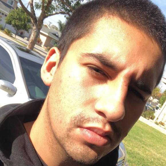 Profile Picture of Vincent Alvarez (@vincentalvarez) on Poshmark