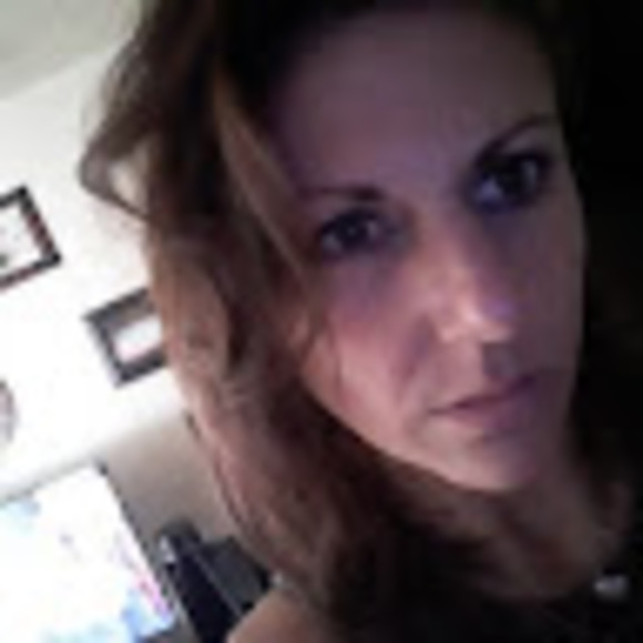 Profile Picture of Jess l Hulfish, mba, mars (@jlhulfish) on Poshmark