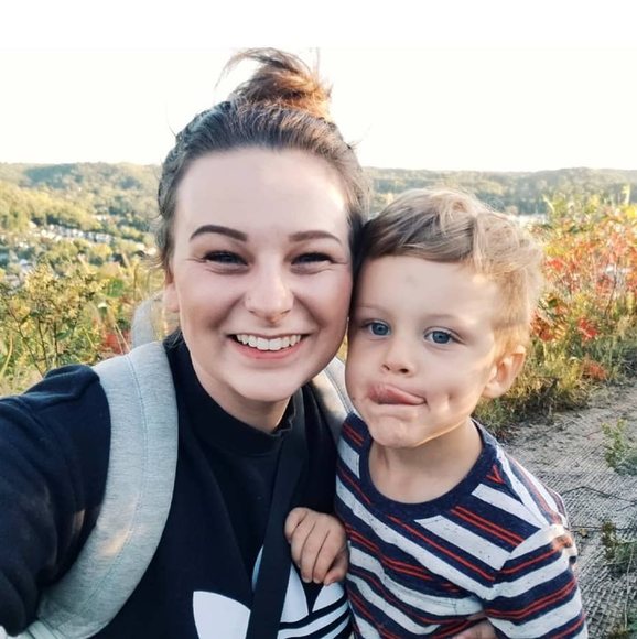 Profile Picture of Emily Davey (@daveygemily) on Poshmark