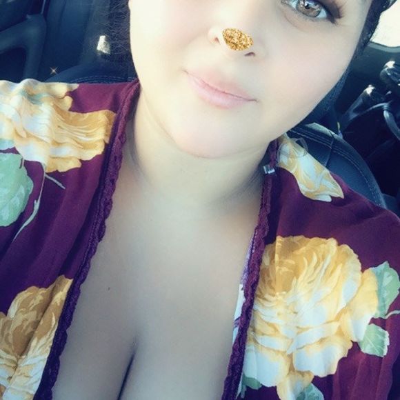 Profile Picture of Alyssa Robison (@alyssarobiso700) on Poshmark