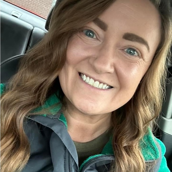 Profile Picture of Nichol Kostek (@nichol_kostek) on Poshmark