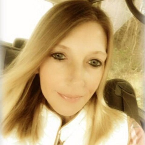 Profile Picture of Leighann Burkeens (@z28gir) on Poshmark
