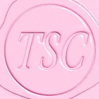 Profile Picture of by LAURYN EVARTS BOSSTICK (@theskinnyconfidential) on Instagram