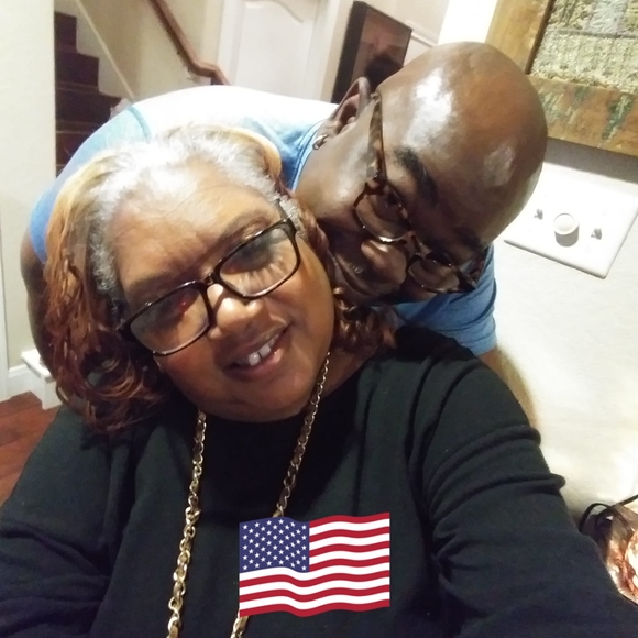 Profile Picture of Carla Foster (@cvfoster) on Poshmark