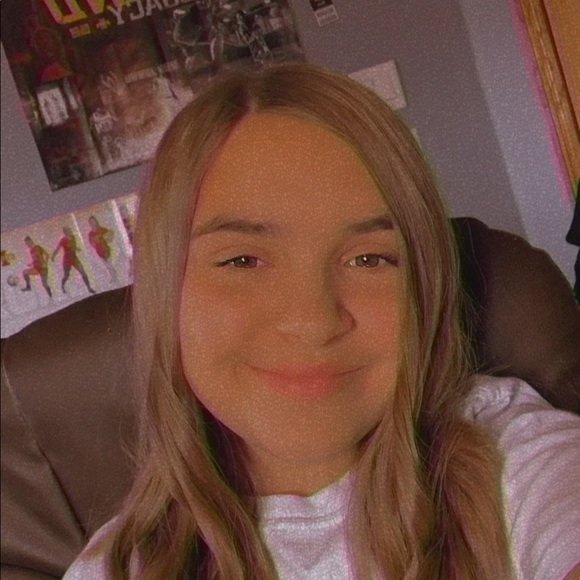 Profile Picture of Kaylynn Murty (@kaylou99) on Poshmark