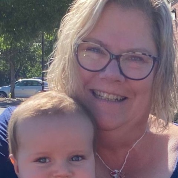 Profile Picture of Cyndi Langenfeld (@cjlangenfeld) on Poshmark