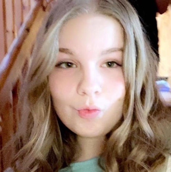 Profile Picture of Peyton Forstrom (@dipcraptaco) on Poshmark