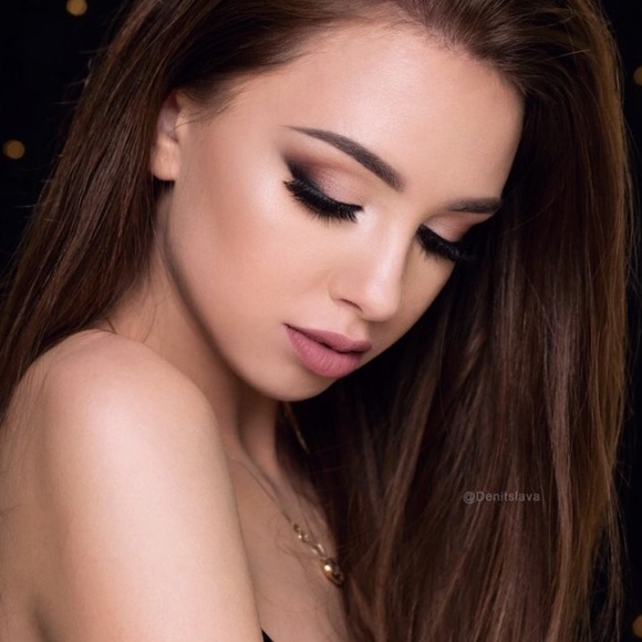 Profile Picture of April Machado (@aprilxi) on Poshmark