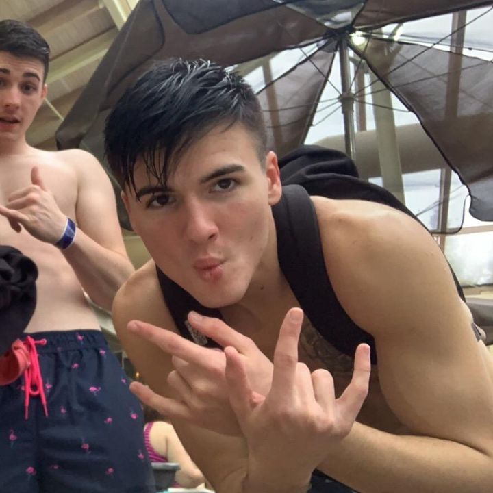 Profile Picture of Zach (@zacharydraeving) on Tiktok