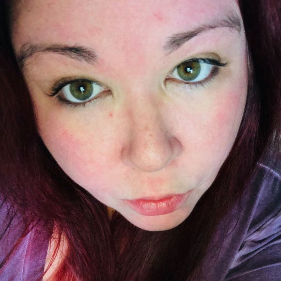 Profile Picture of Meredith Gordon (@bychance7) on Poshmark