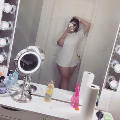 Profile Picture of ..... 🌙 (@sabrinaAlicea_) on Twitter