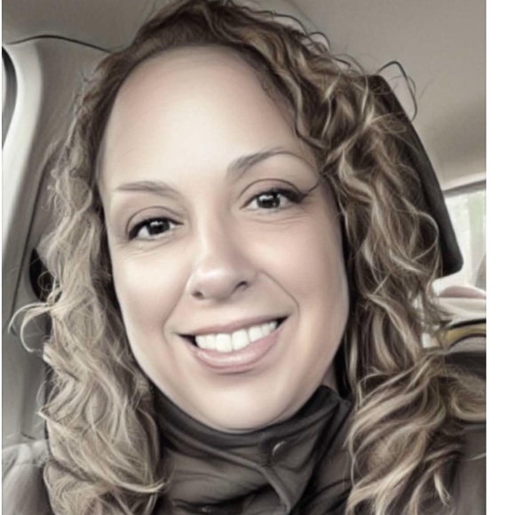 Profile Picture of Christina Ronchetti (@cmr1013) on Poshmark