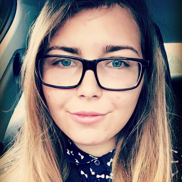 Profile Picture of Eliska Dlaskova (@ellanycz) on Poshmark