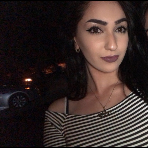 Profile Picture of Ariefa Srour (@asrour1) on Poshmark