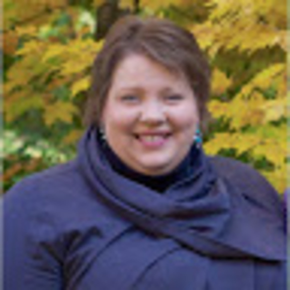 Profile Picture of Julie Blunier (@julie_blunier) on Poshmark