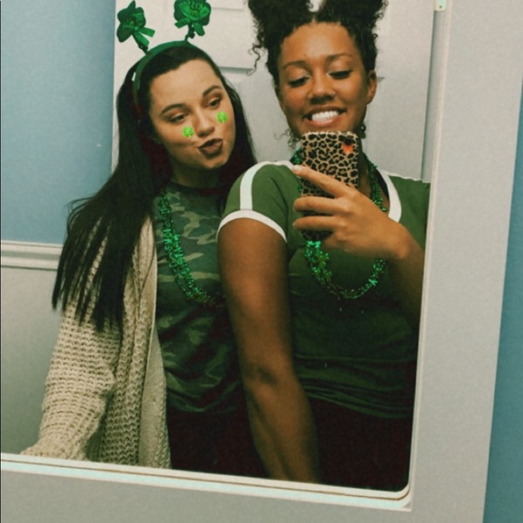 Profile Picture of Alicia Bednarowicz (@abednarowicz) on Poshmark