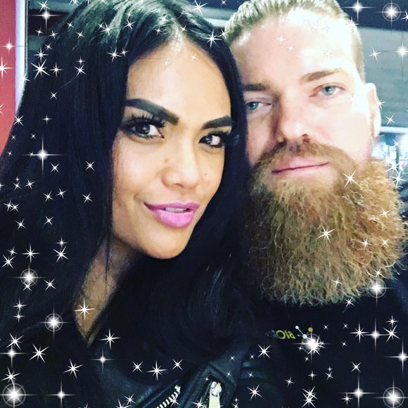 Profile Picture of Elisha and'lyndie Jancik (@ejancik) on Poshmark