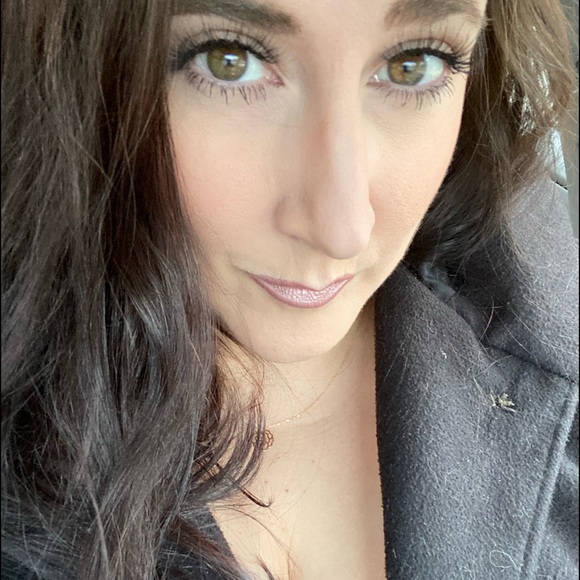 Profile Picture of Dawn Fiorucci (@76dawnmarie) on Poshmark