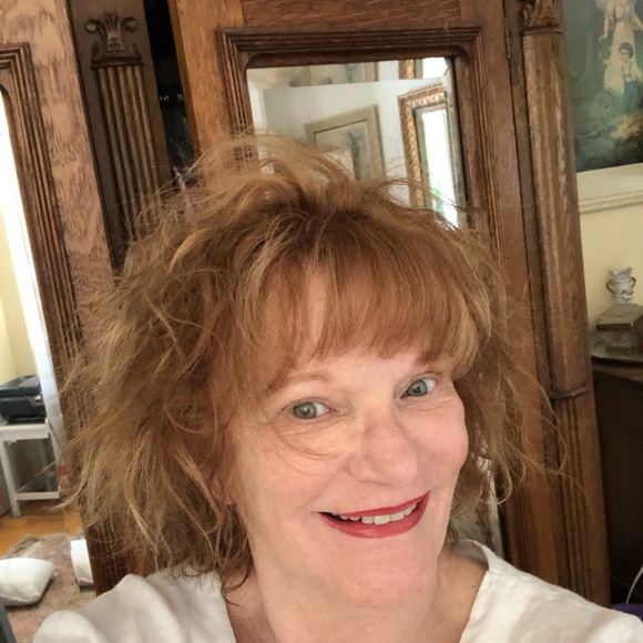 Profile Picture of Sandra Bethmann (@sandrabethmann) on Poshmark
