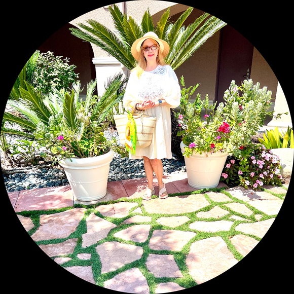 Profile Picture of Anne Cona (@annecona) on Poshmark