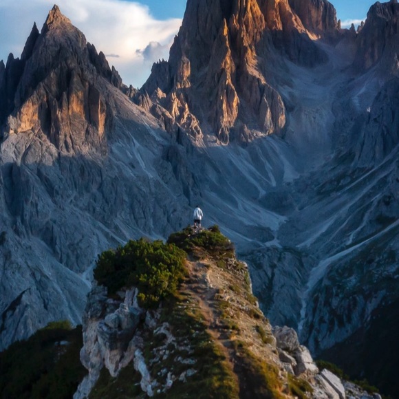 Profile Picture of Aleks Polanski (@alekspolanski) on Poshmark