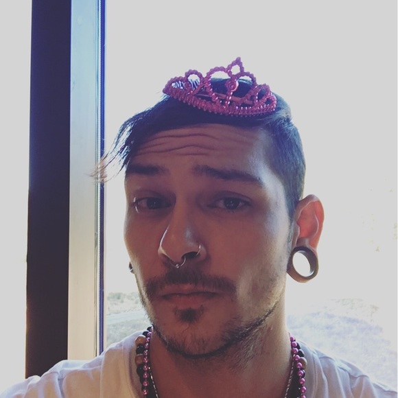 Profile Picture of John Suszko (@john0suszko) on Poshmark