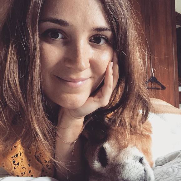 Profile Picture of Anaïs Prieur (@aneiite) on Poshmark