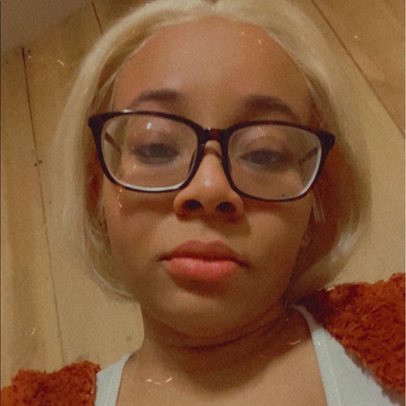 Profile Picture of Franchei Quarrie (@francheiquarrie) on Poshmark