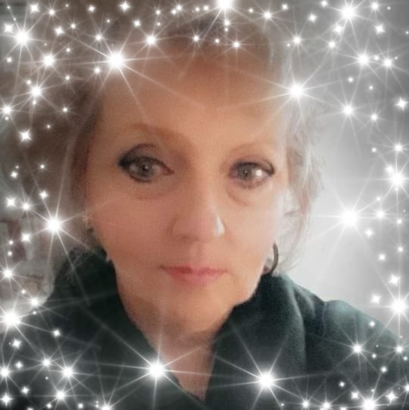 Profile Picture of Mary Gomora (@sassymk) on Poshmark