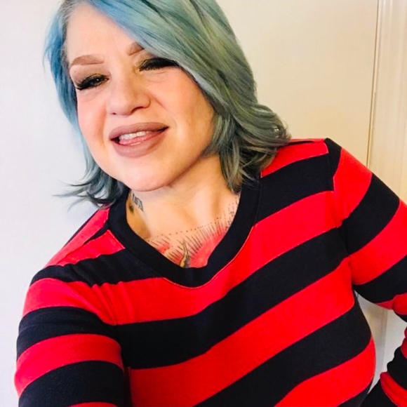 Profile Picture of Chrystal Rochat (@crochat) on Poshmark