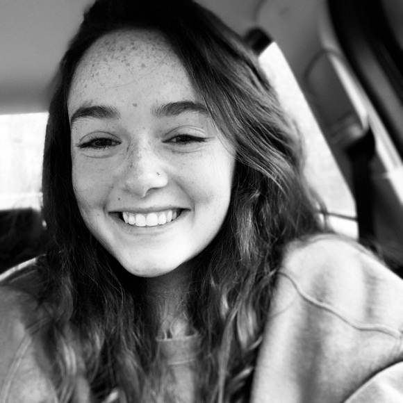 Profile Picture of Ashton Burkhart (@anburkhart) on Poshmark
