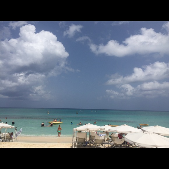 Profile Picture of Tony an Daniel (@cocohershey) on Poshmark