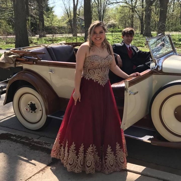 Profile Picture of Jessie Lootens (@jessielootens) on Poshmark