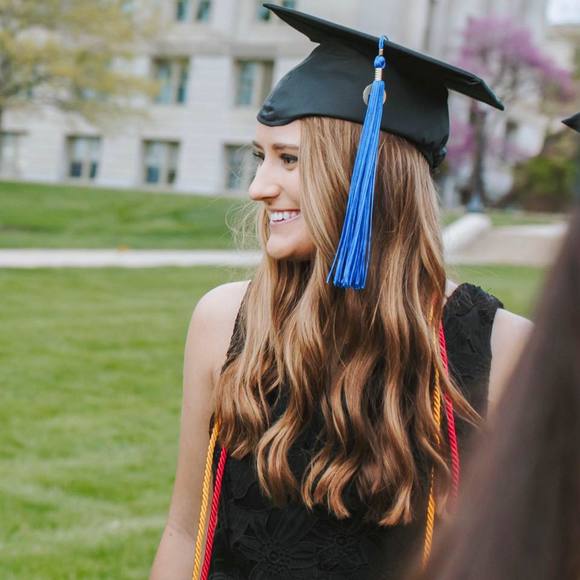 Profile Picture of Clare Keating (@clare_keating) on Poshmark
