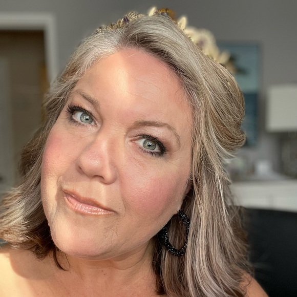Profile Picture of Molly Stokeld (@stokeldmolly) on Poshmark