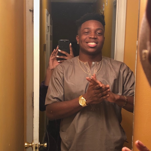 Profile Picture of Afiz Bhadmos (@afizbhadmos) on Poshmark